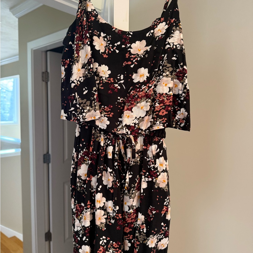 Abercrombie & Fitch White and Brown Off-the-Shoulder Jumpsuit